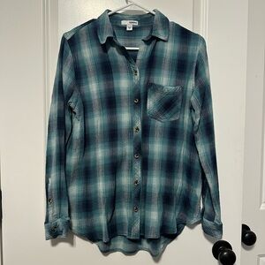 Women’s Blue Plaid Button-Up Shirt size small